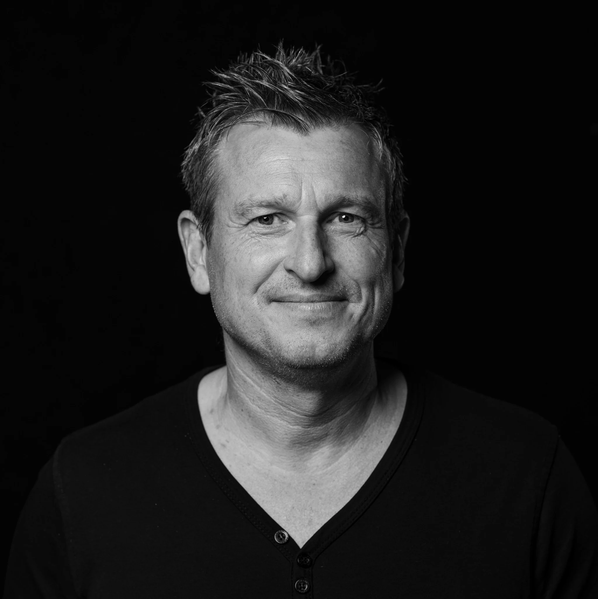 Jochen Lutz – Schwarz-Weiß-Porträt